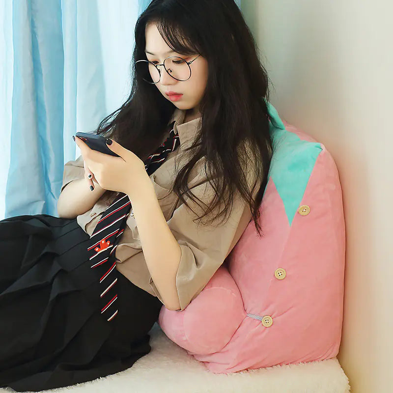 Chic Maternity Support Triangle Cushion